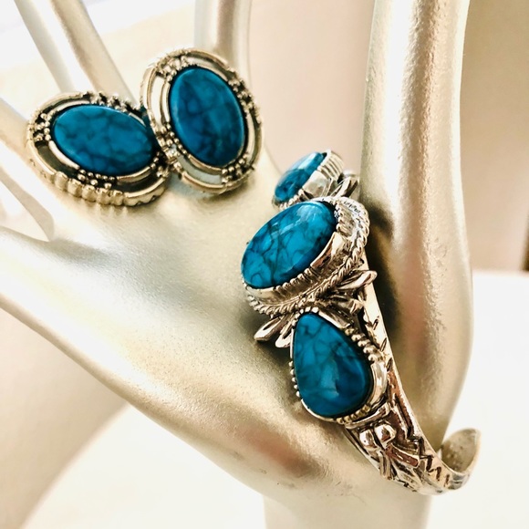 Vintage Ornate ART Turquoise Bracelet Earrings Set - Picture 2 of 16